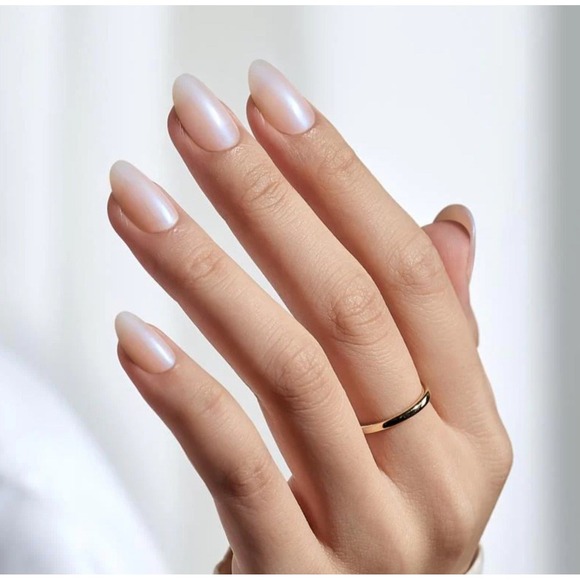 BTARTBOX Press On Nails Pearl White Soft Gel Oval Shape Short 32pc Reusable Set - Picture 3 of 3